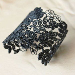 Stella&Dot Chantilly Cuff